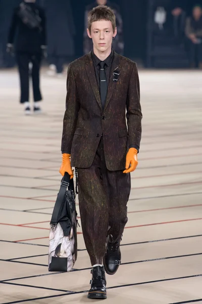 Look 42